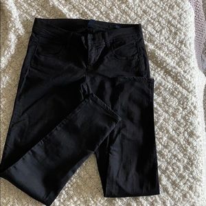 Black skinny jeans (stretchy)